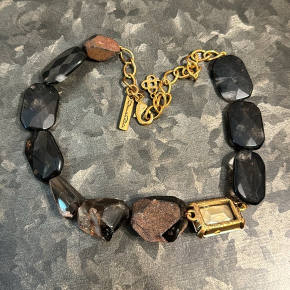 Oscar de la Renta Quartz & Raw Crystal Fashion Necklace Gold Tone Burgundy - Picture 5 of 6